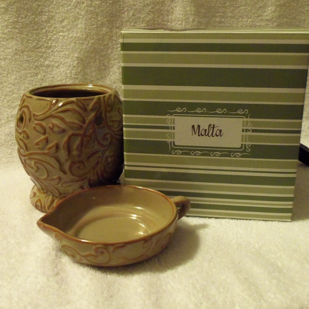 Scentsy Malta Wax Warmer Retired Leaves Vines